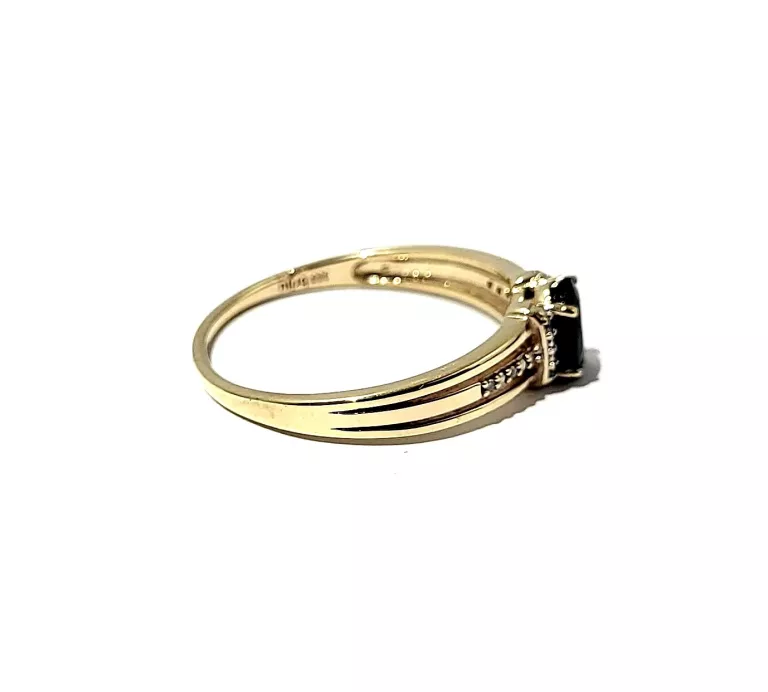ŚLICZNY ZŁOTY PIERŚĆIONEK Z DIAMENTAMI 333 1,91 G 0,04 CT R.19