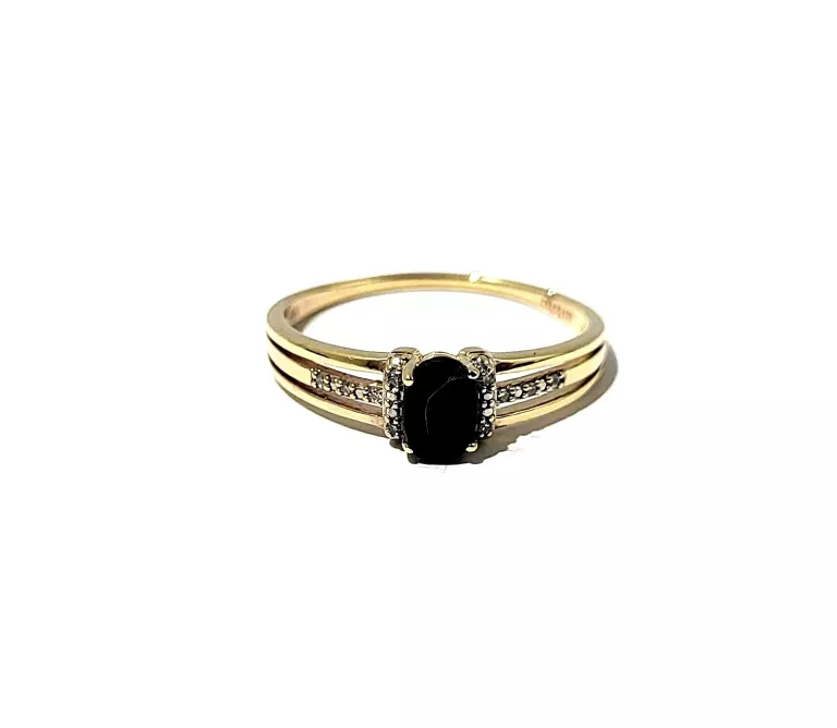 ŚLICZNY ZŁOTY PIERŚĆIONEK Z DIAMENTAMI 333 1,91 G 0,04 CT R.19