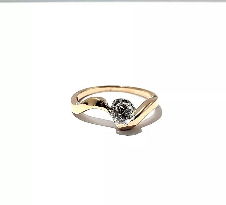ŚLICZNY ZŁOTY PIERŚCIONEK Z DIAMENTAMI 2,99 G 585 0.26 CT R.13