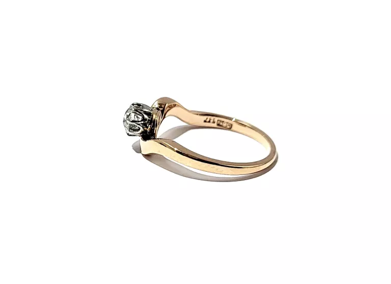 ŚLICZNY ZŁOTY PIERŚCIONEK Z DIAMENTAMI 2,99 G 585 0.26 CT R.13