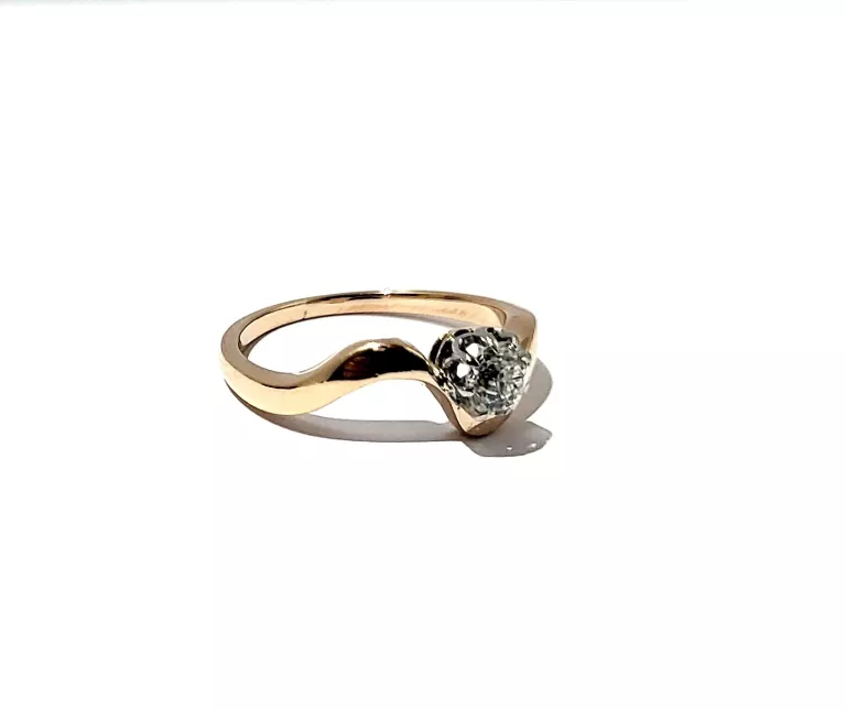 ŚLICZNY ZŁOTY PIERŚCIONEK Z DIAMENTAMI 2,99 G 585 0.26 CT R.13