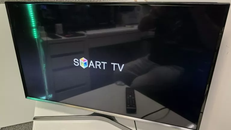 TV SAMSUNG UE32J5500 + PILOT
