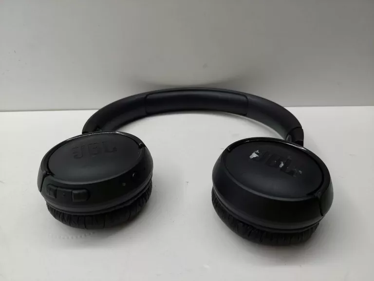 NAUSZNE SŁUCHAWKI BRZPRZEWODOWE JBL TUNE 525 BT