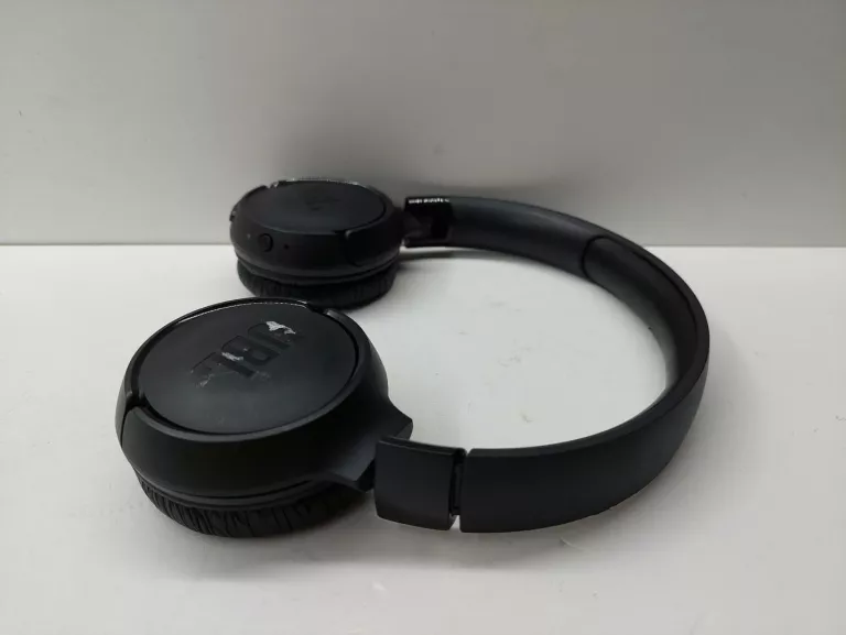 NAUSZNE SŁUCHAWKI BRZPRZEWODOWE JBL TUNE 525 BT