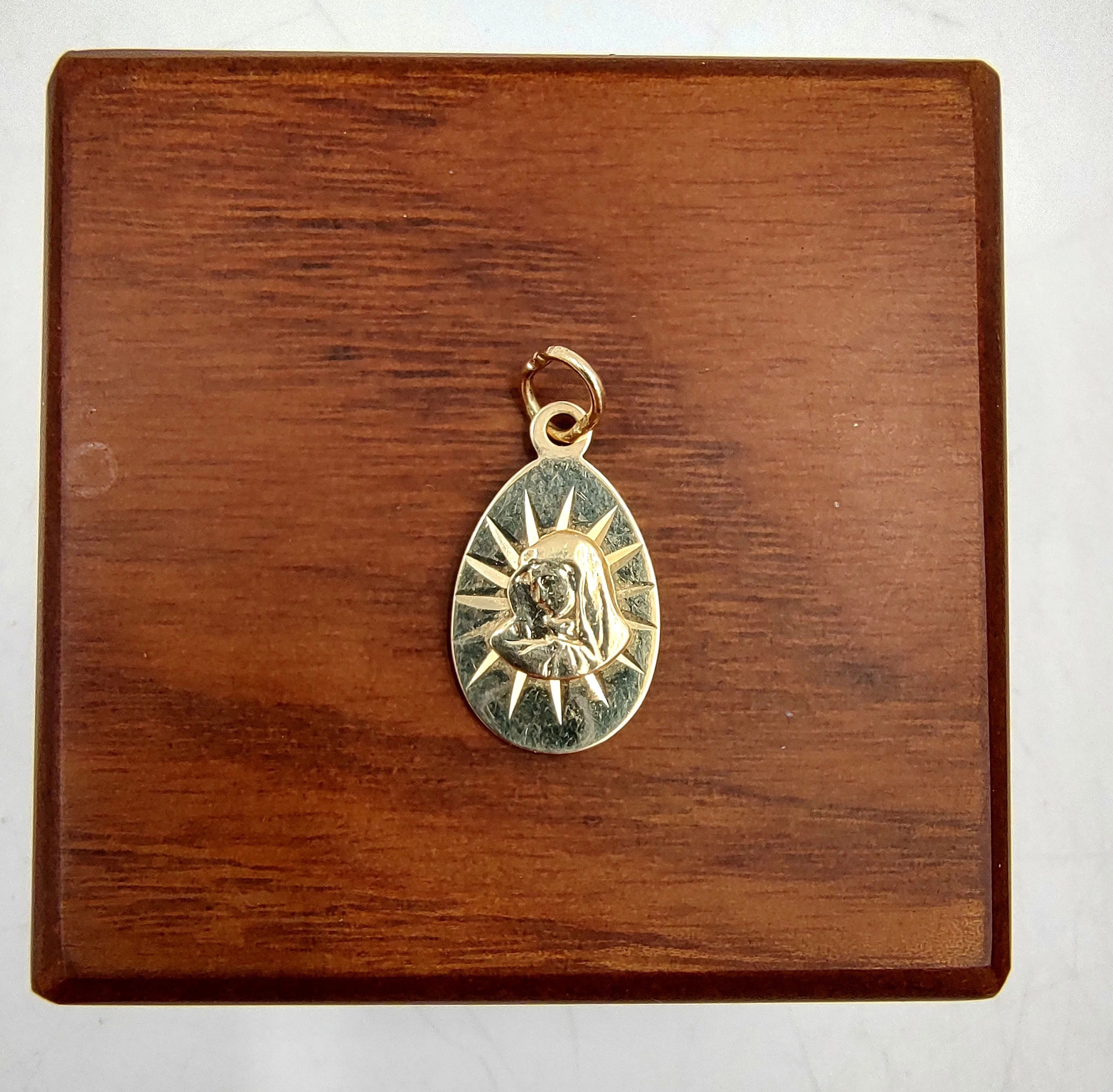 wyjatkowa-zlota-zawieszka-maryja-117g585-i-armii-wojska-polskiego-10e-kolobrzeg