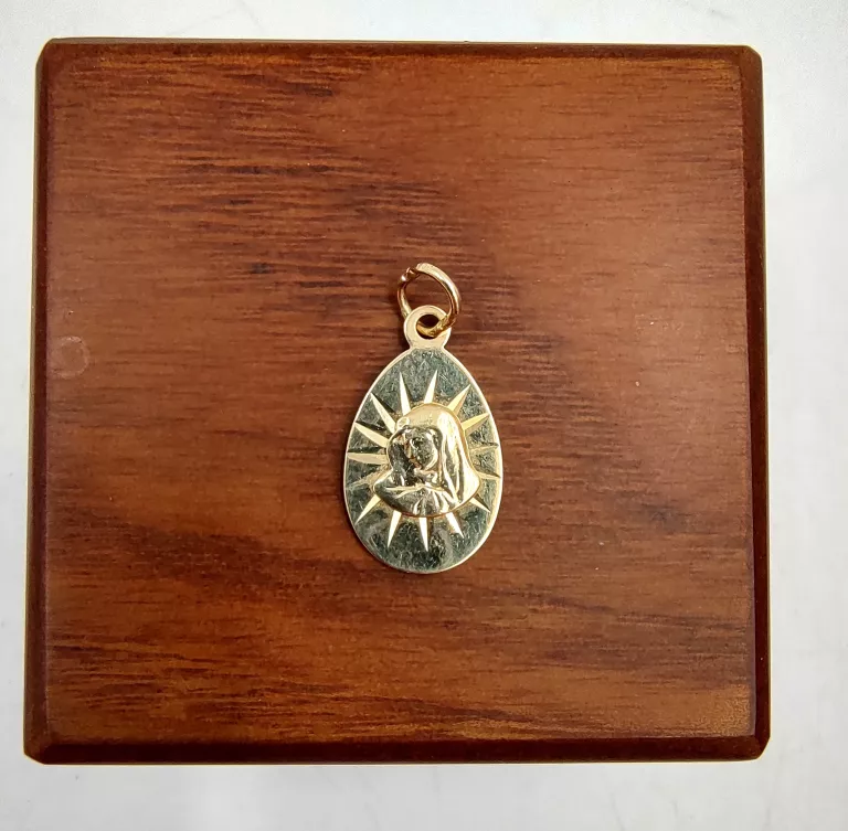 wyjatkowa-zlota-zawieszka-maryja-117g585-i-armii-wojska-polskiego-10e-kolobrzeg