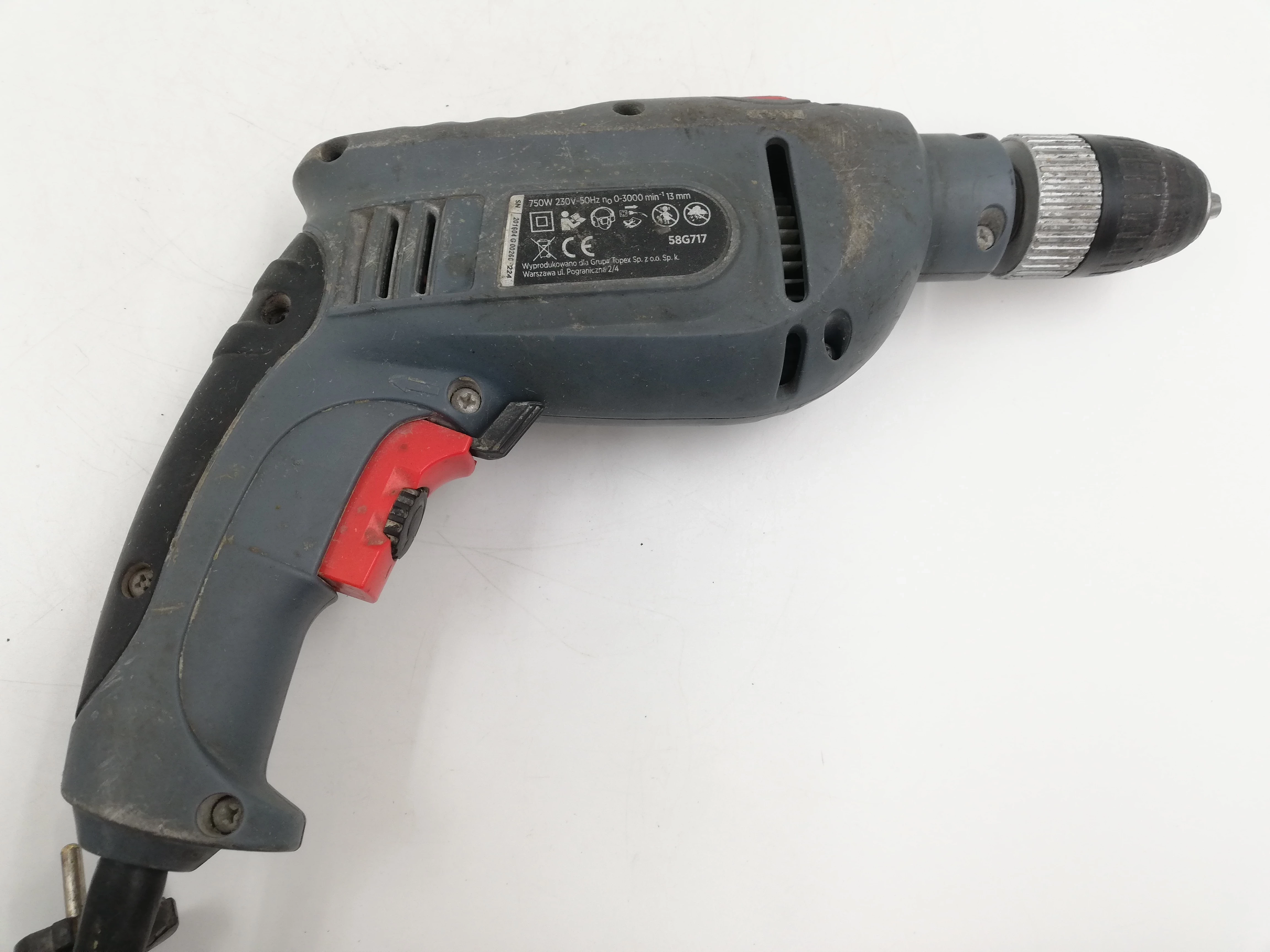 wiertarka-udarowa-graphite-58g717-750w-typ-uchwytu-129629-1