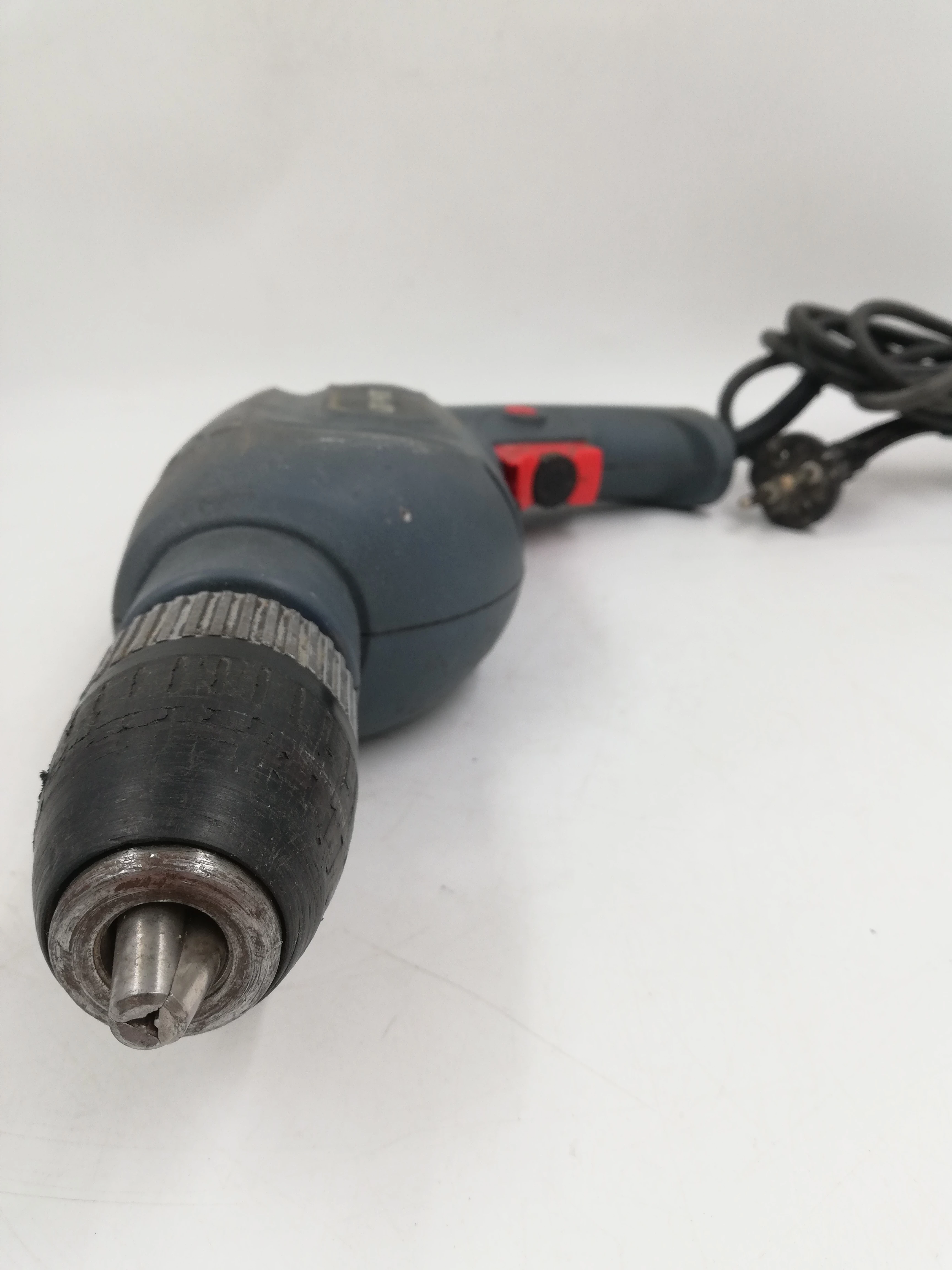 wiertarka-udarowa-graphite-58g717-750w-ean-gtin-5902062587176