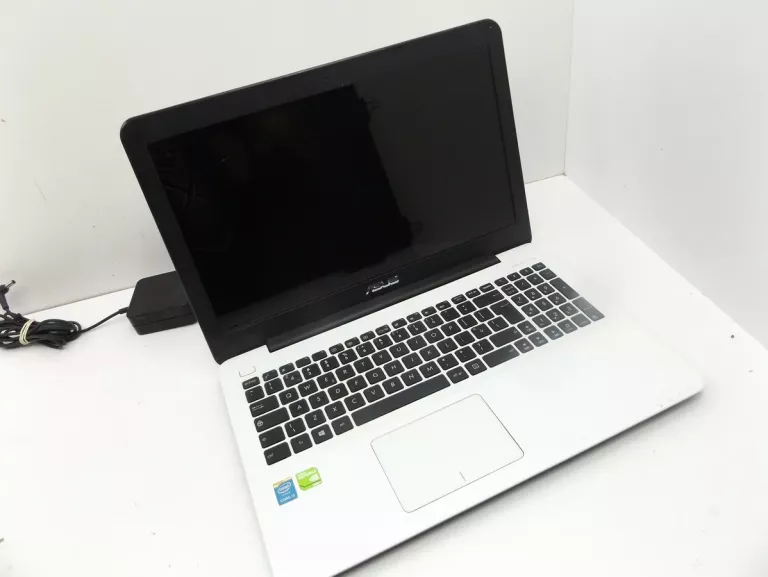 LAPTOP ASUS I3-4005U 1,7GHZ 920M 4/1000GB QCWB335