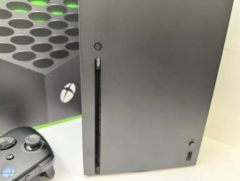 KONSOLA XBOX SERIES X 1TB KOMPLET