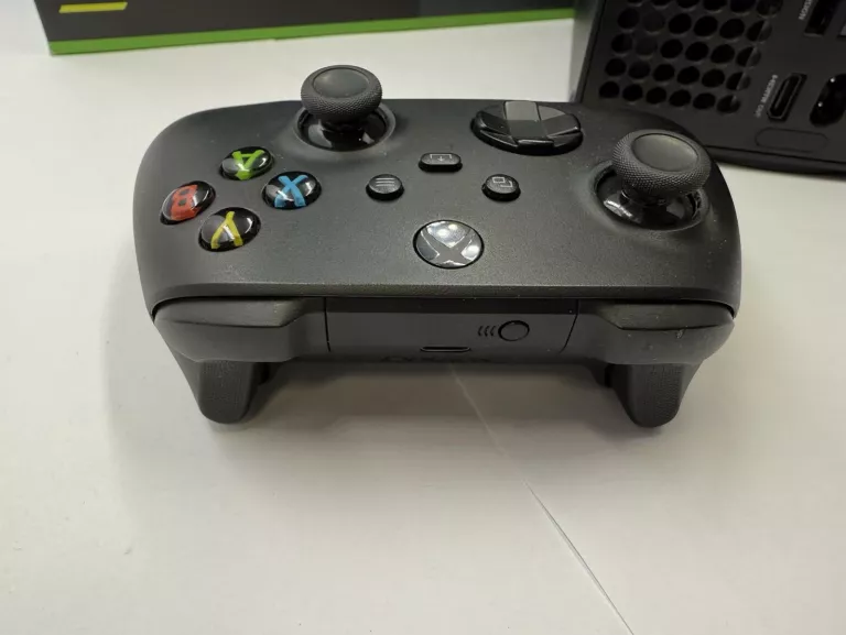 KONSOLA XBOX SERIES X 1TB KOMPLET