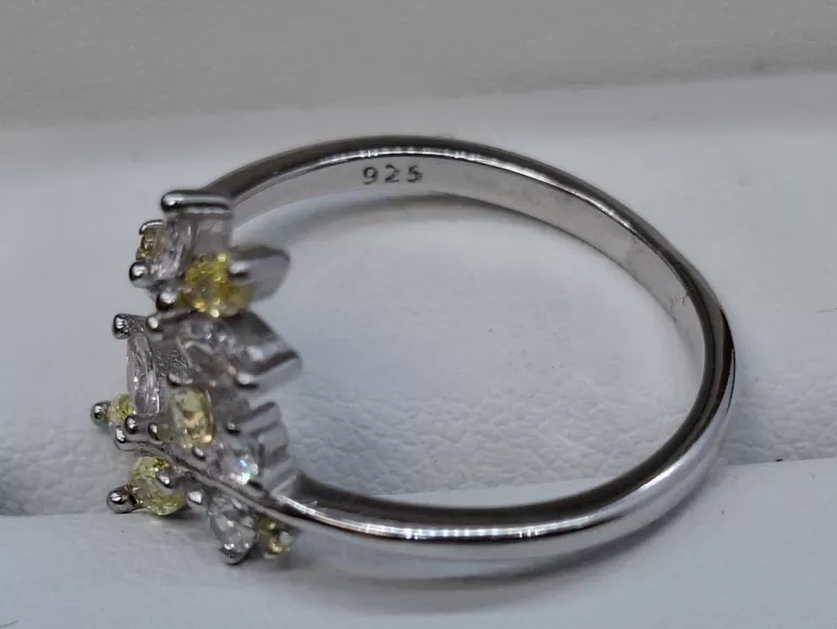 srebrny-pierscionek-z-zielono-bialymi-cyrkoniami-listek-925-r15-23g-ean-gtin-4064092032703