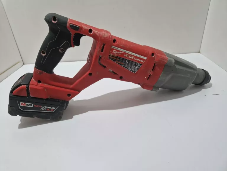 MILWAUKEE 1"  SDS PLUS ROTARY HAMMER