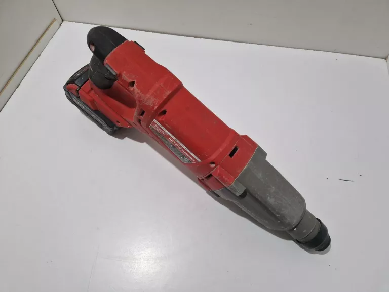 MILWAUKEE 1"  SDS PLUS ROTARY HAMMER