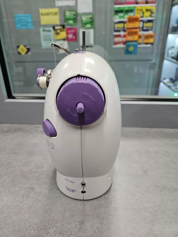 MINI MASZYNA DO SZYCIA SM-202A