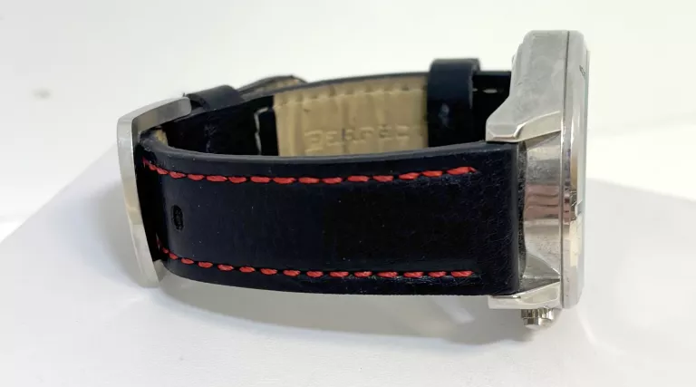 ZEGAREK PERFECT W501