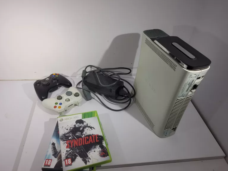 KONSOLA XBOX 360 2 PADY + GRY 120GB