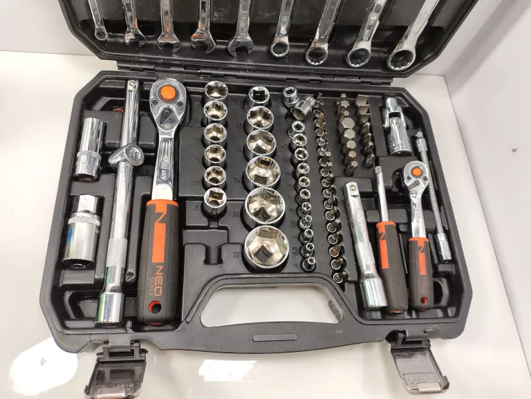 ZESTAW KLUCZY NASADOWYCH NEO TOOLS 10-059 82 EL