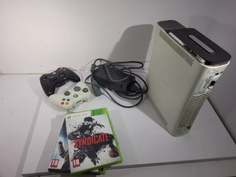 KONSOLA XBOX 360 2 PADY + GRY 120GB