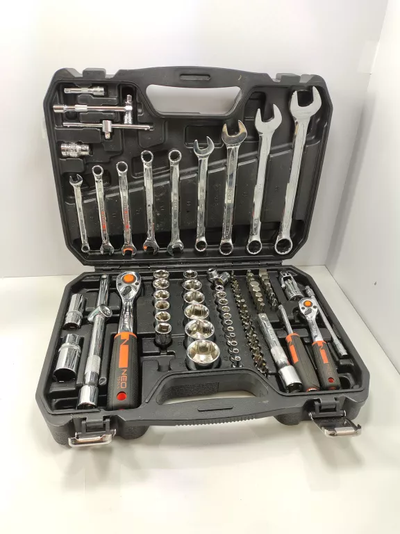 ZESTAW KLUCZY NASADOWYCH NEO TOOLS 10-059 82 EL