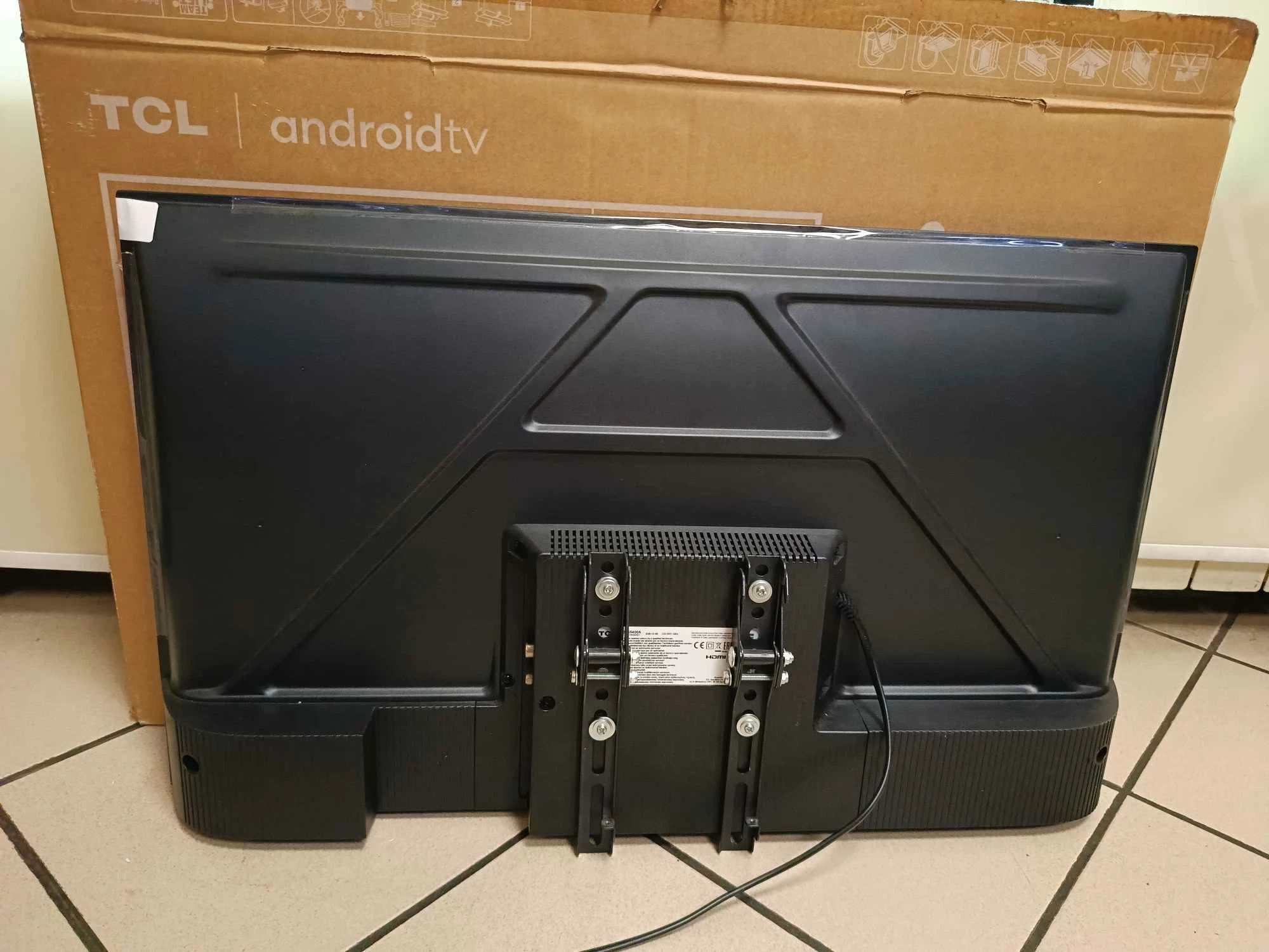 telewizor-led-tcl-32s5400a-32-cale-hd-android-tv-zestaw-model-32s5400a