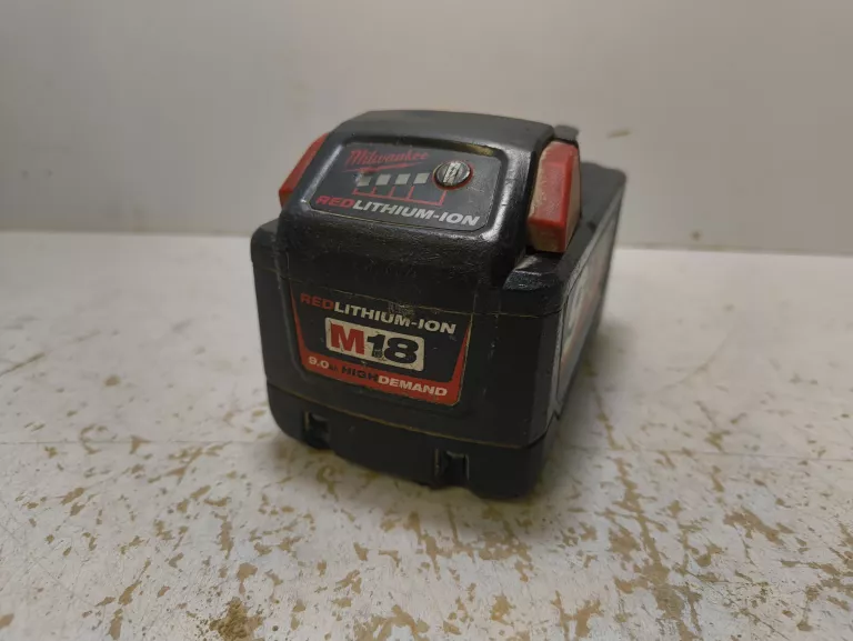 AKUMULATOR MILWAUKEE 9 AH M18