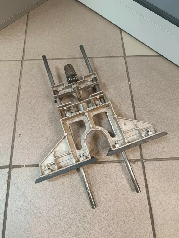 BOSCH RA 1054 PROWADNICA DO FREZARKI