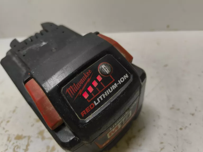 AKUMULATOR MILWAUKEE 9 AH M18