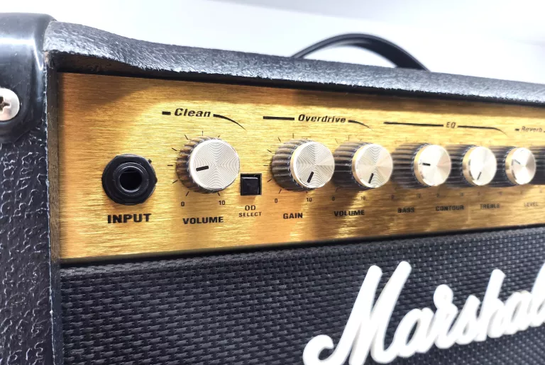 MARSHALL MG15G GOLD WZMACNIACZ GITAROWY