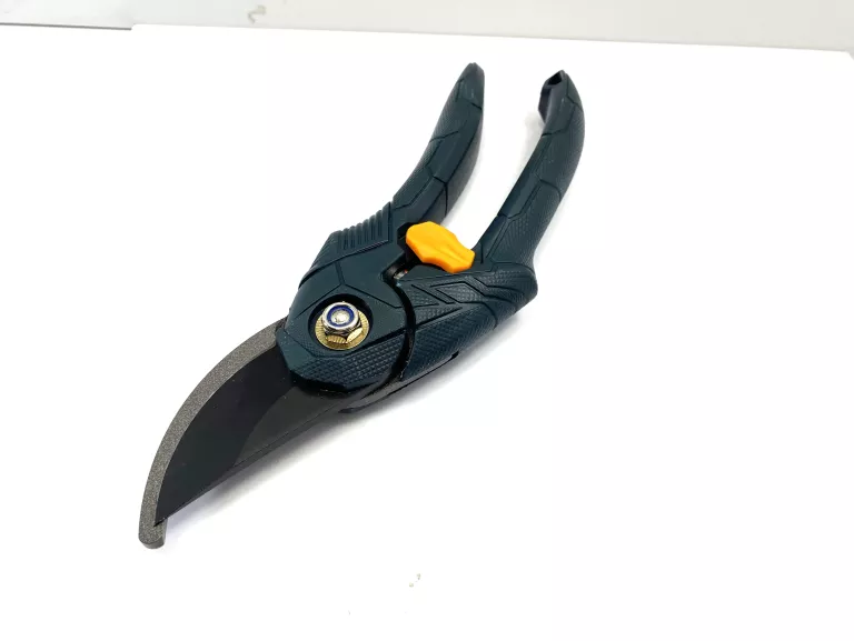 SEKATOR GARDENIC EXPERT