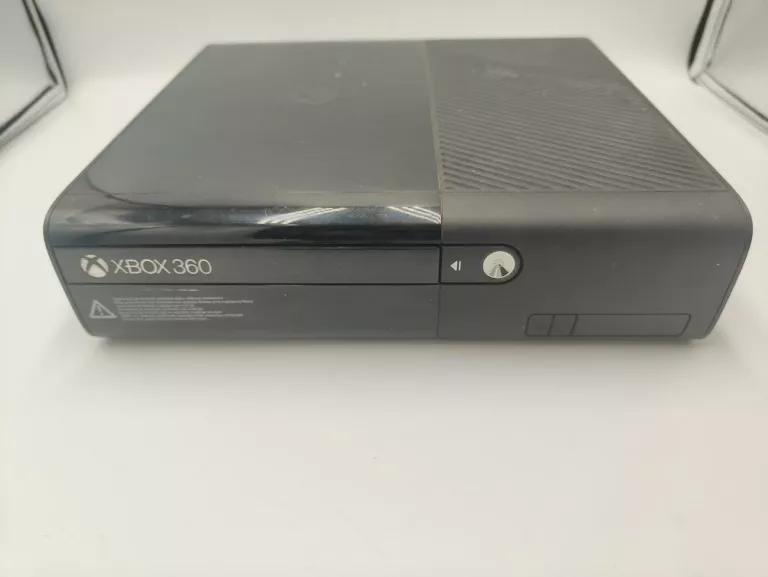 KONSOLA XBOX 360 E PAD ZASILACZ