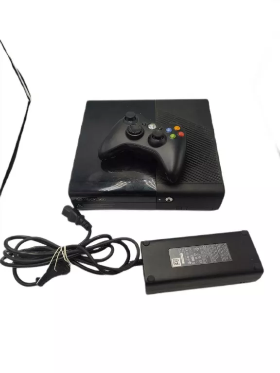 KONSOLA XBOX 360 E PAD ZASILACZ