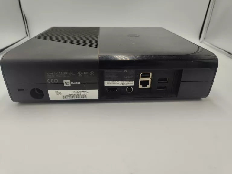 KONSOLA XBOX 360 E PAD ZASILACZ