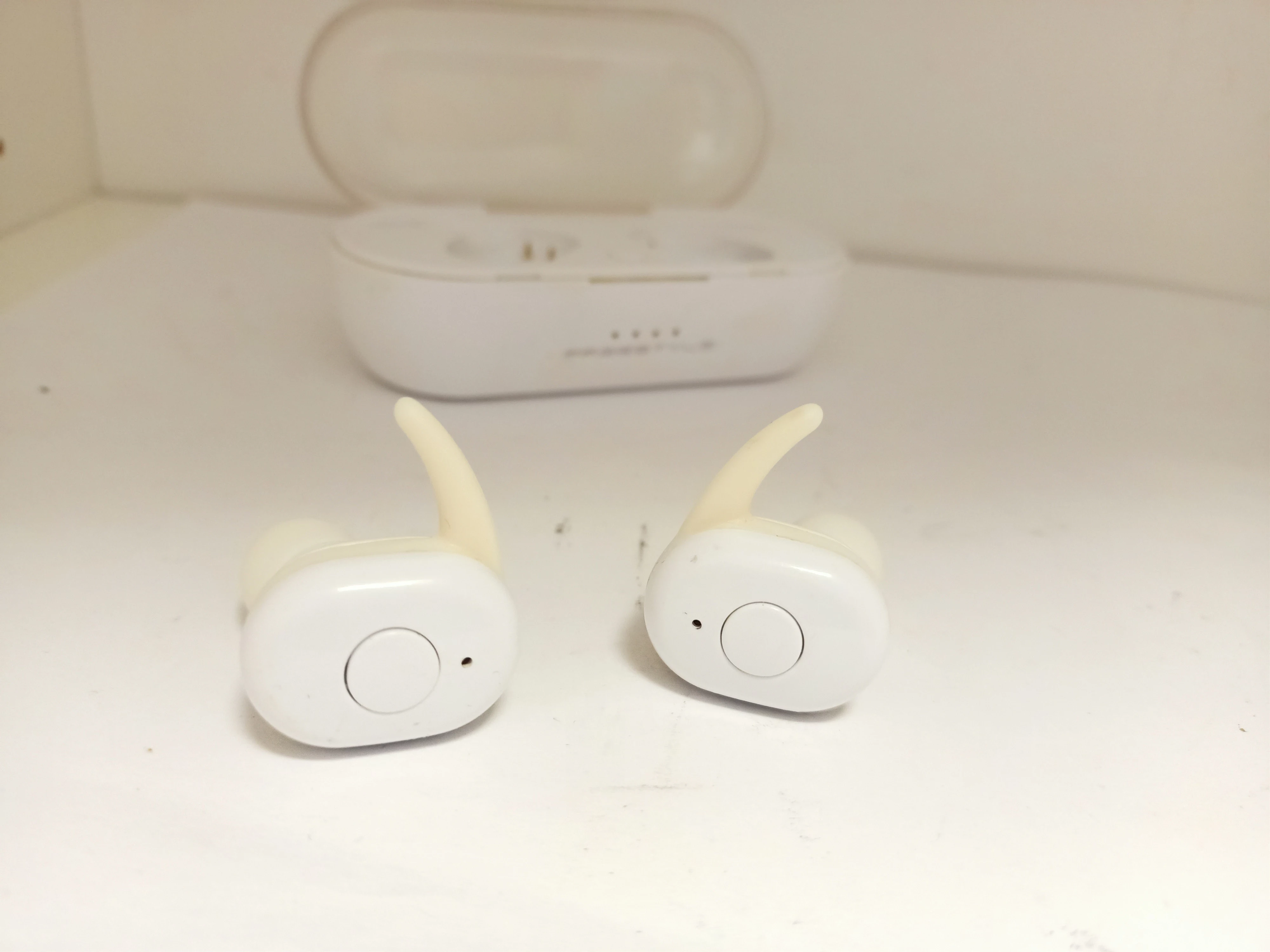 sluchawki-freestyle-biale-stan-11323-2