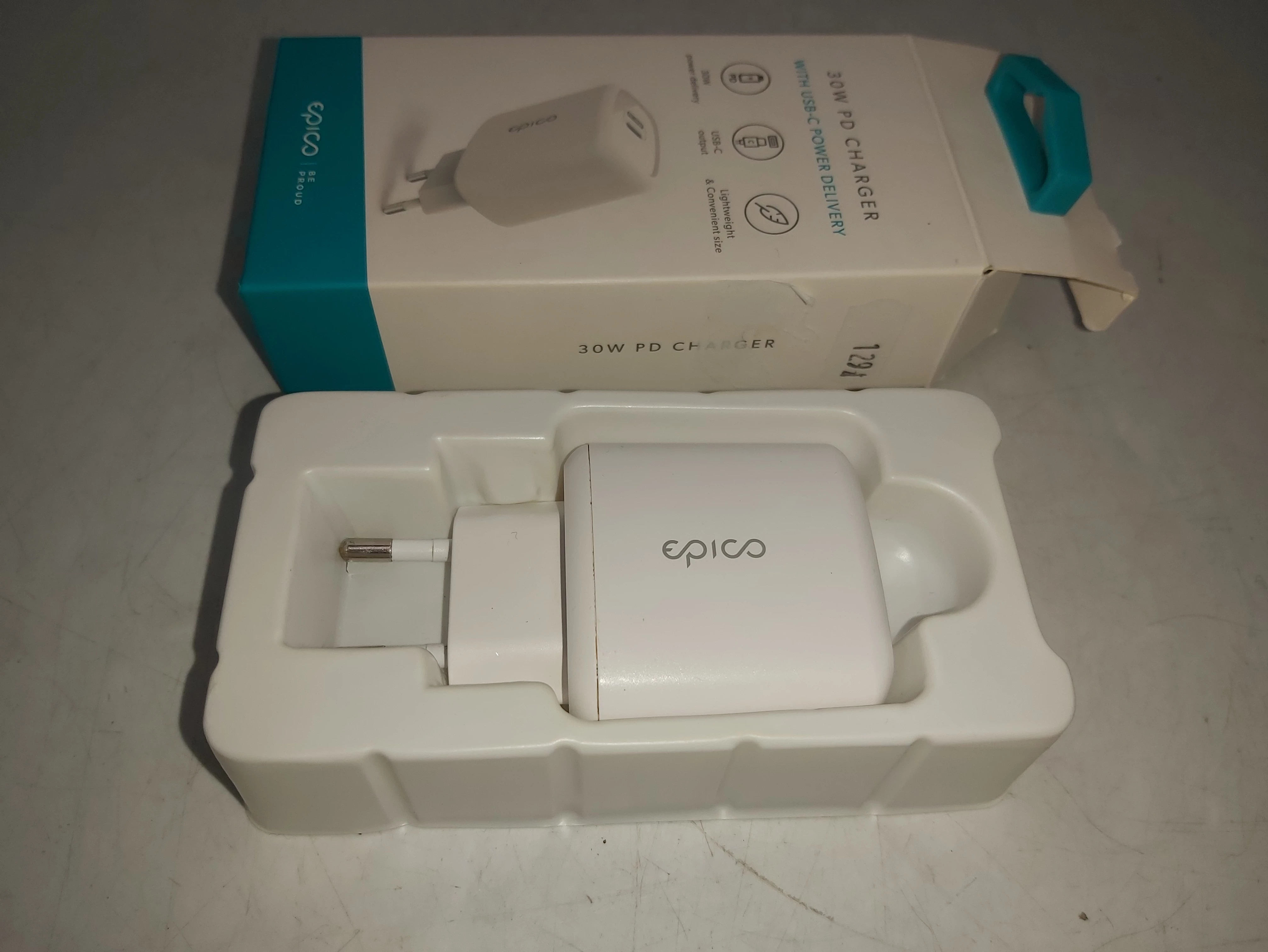 ladowarka-epico-30w-pd-charger-usb-c-w-pudelku-prad-wyjsciowy-100