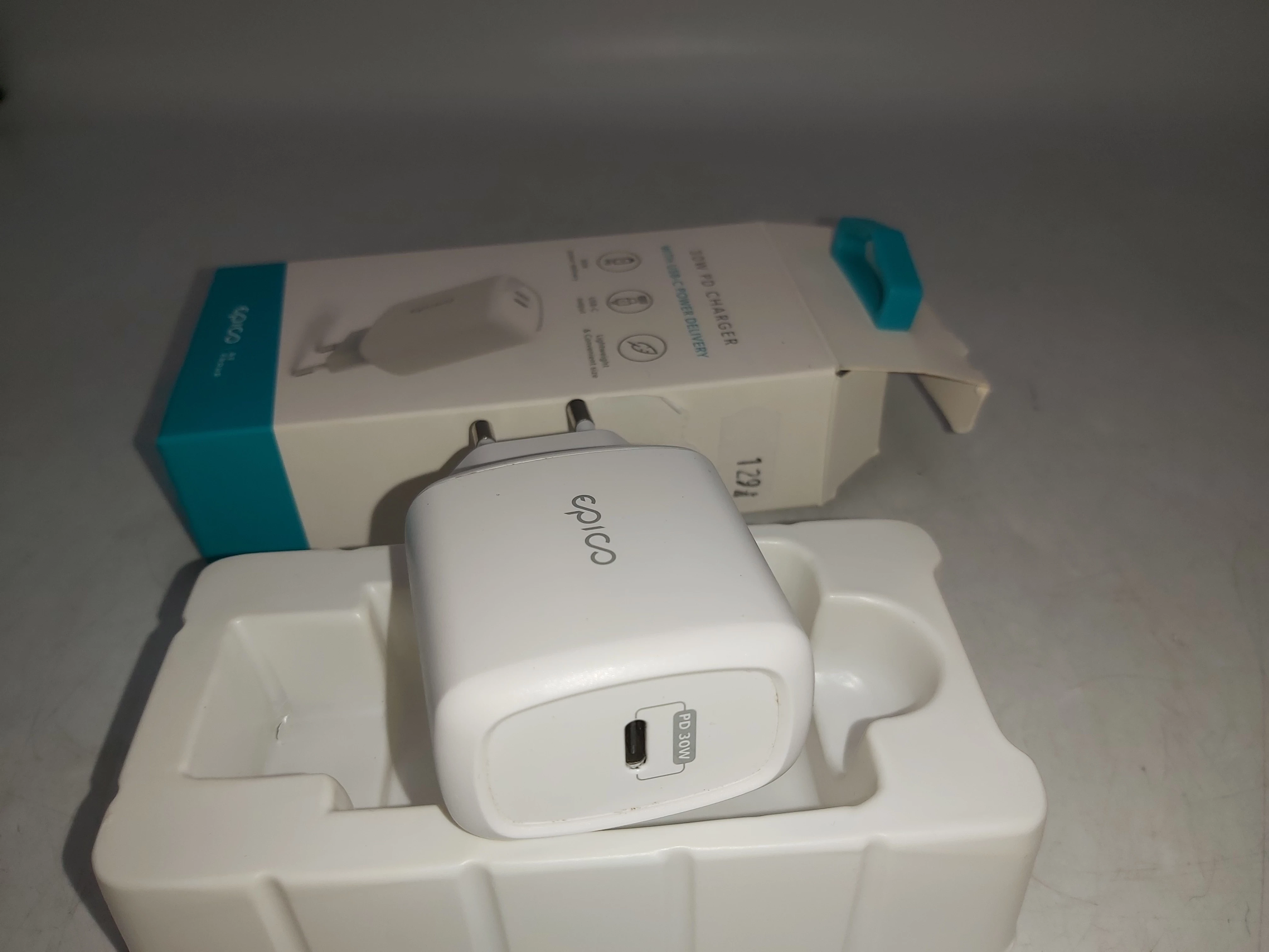 ladowarka-epico-30w-pd-charger-usb-c-w-pudelku-stan-11323-2