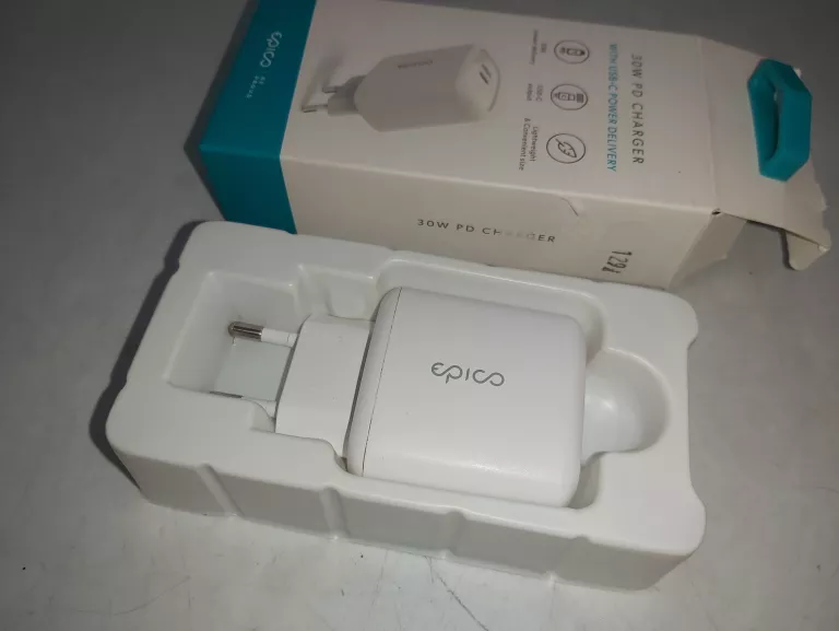 ŁADOWARKA EPICO 30W PD CHARGER USB-C W PUDEŁKU