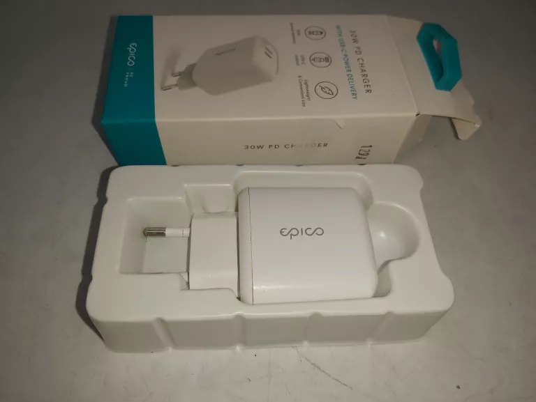 ŁADOWARKA EPICO 30W PD CHARGER USB-C W PUDEŁKU