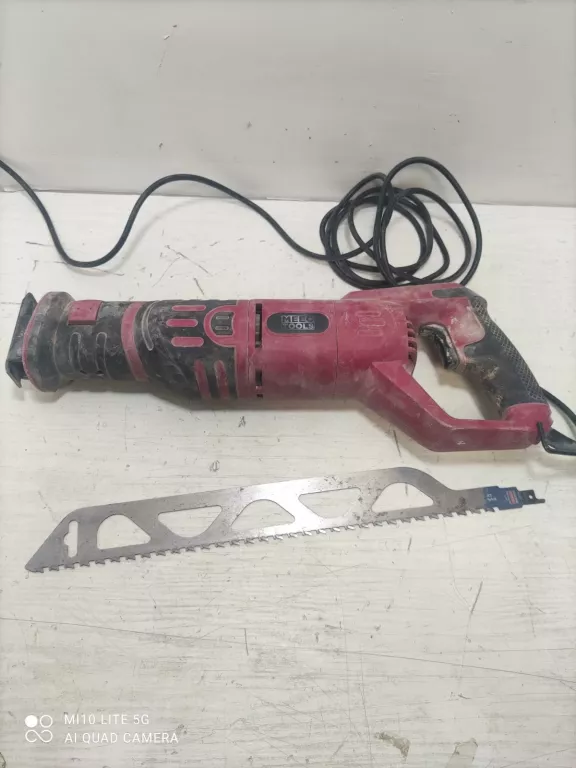 PIŁA PILARKA SZABLASTA 230 V 1050 W MEEC TOOLS