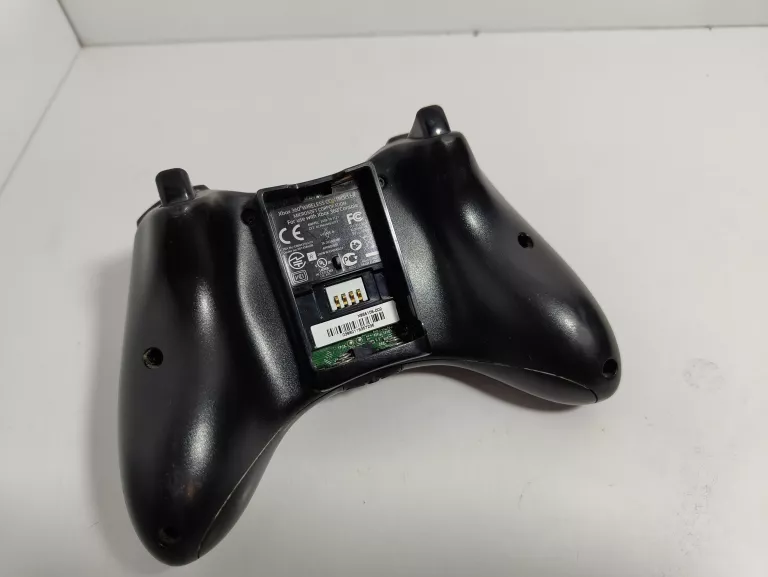 KONSOLA XBOX 360 E 500GB