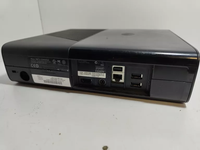 KONSOLA XBOX 360 E 500GB