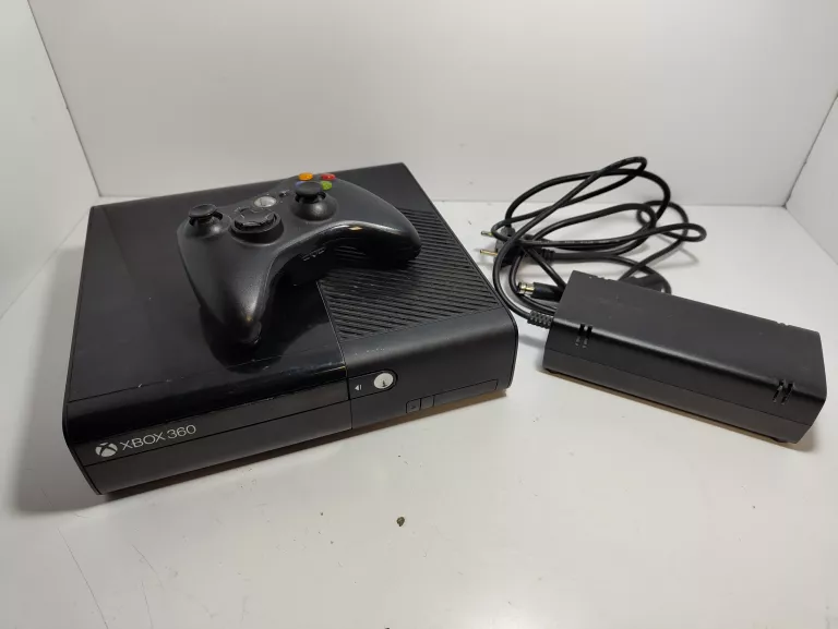 KONSOLA XBOX 360 E 500GB