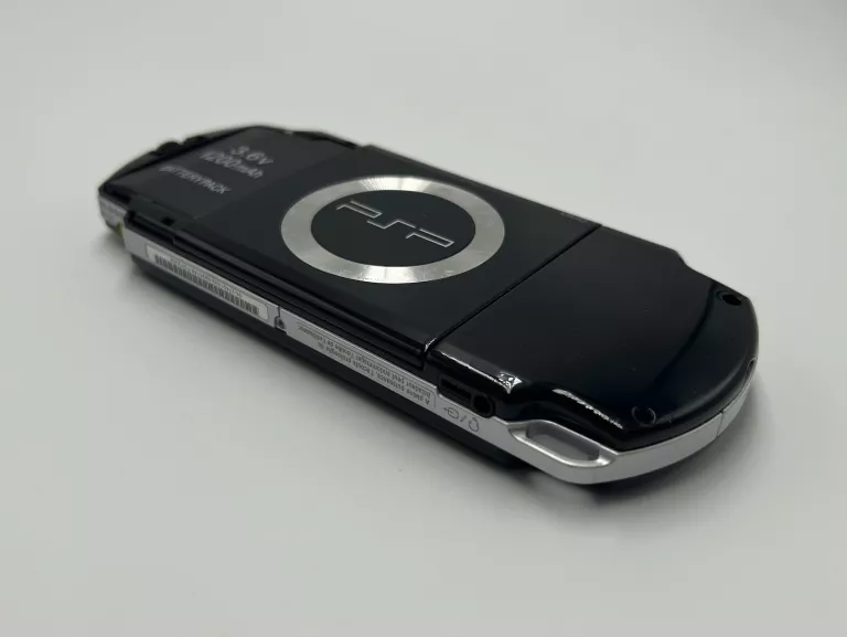 KONSOLA PRZENOŚNA SONY PLAYSTATION PSP-2004 SPRAWNA + GRY + KARTA PAMIĘCI