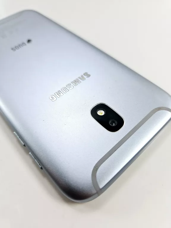 TELEFON SAMSUNG GALAXY J5 16/2 GB + SŁUCHAWKI