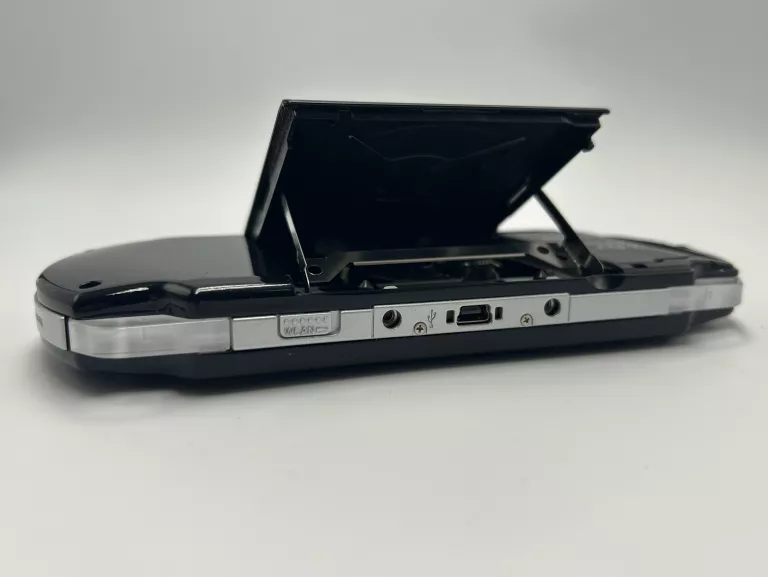 KONSOLA PRZENOŚNA SONY PLAYSTATION PSP-2004 SPRAWNA + GRY + KARTA PAMIĘCI