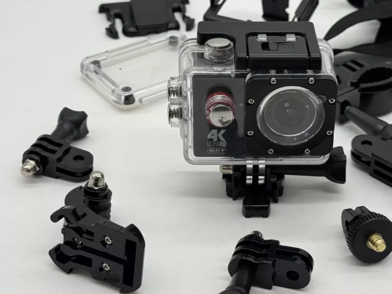 KAMERA SPORTOWA 4K UHD SC501 / AKCESORIA