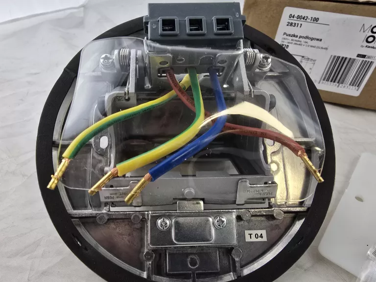 GNIAZDO ELEKTRYCZNE PUSZKA PODŁOGOWA PUSTA 1,5X 45 MODUŁOWA