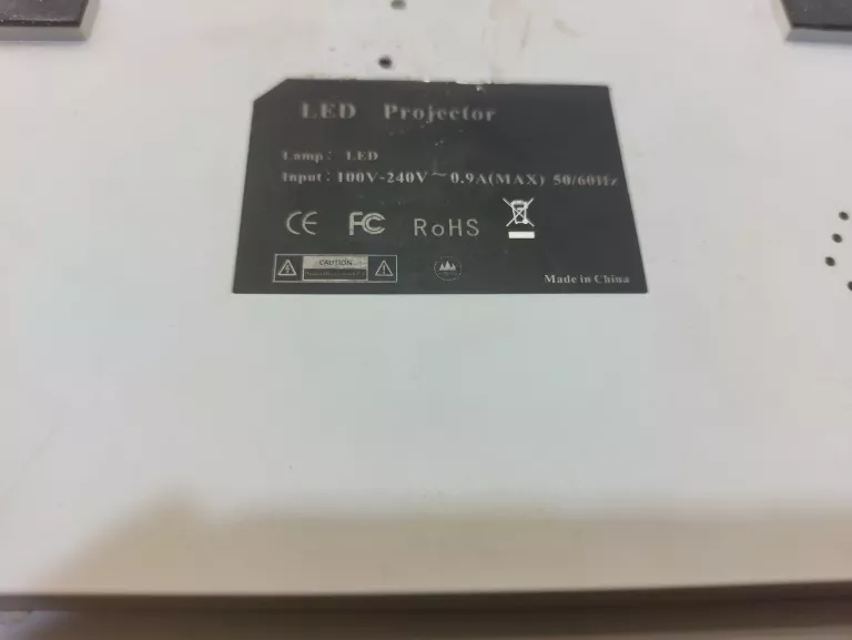 UNIC UC40 800 LUMENÓW LED MINI PROJEKTOR KINO DOMOWE BIZNES HDMI AV SD 108
