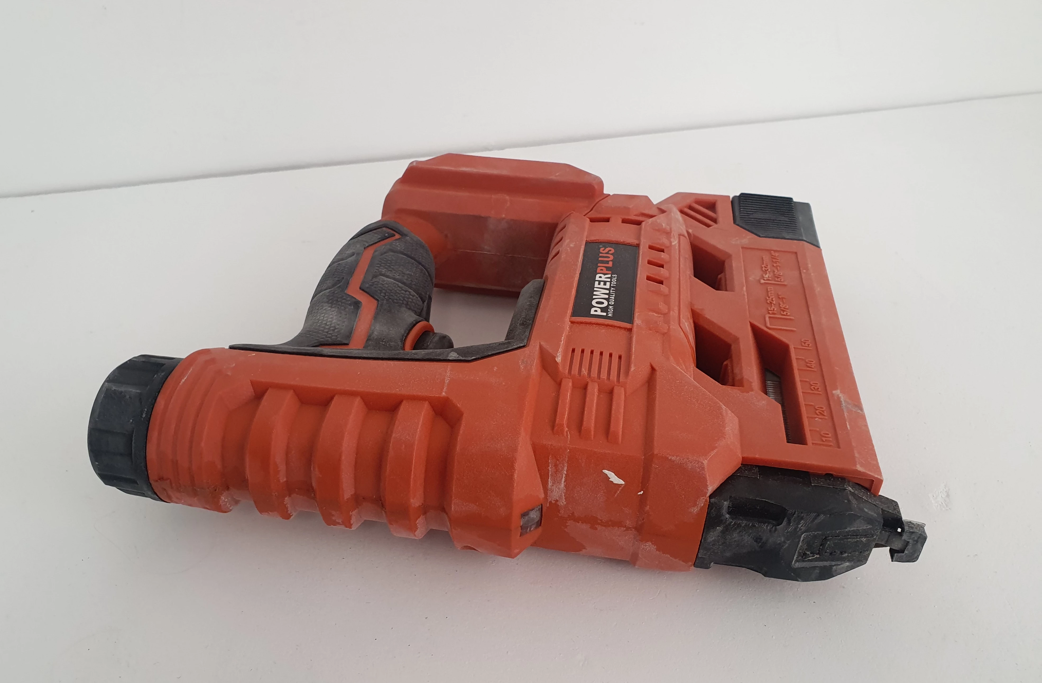 gwozdziarka-powerplus-powdp7010-maksymalna-dlugosc-zszywek-25