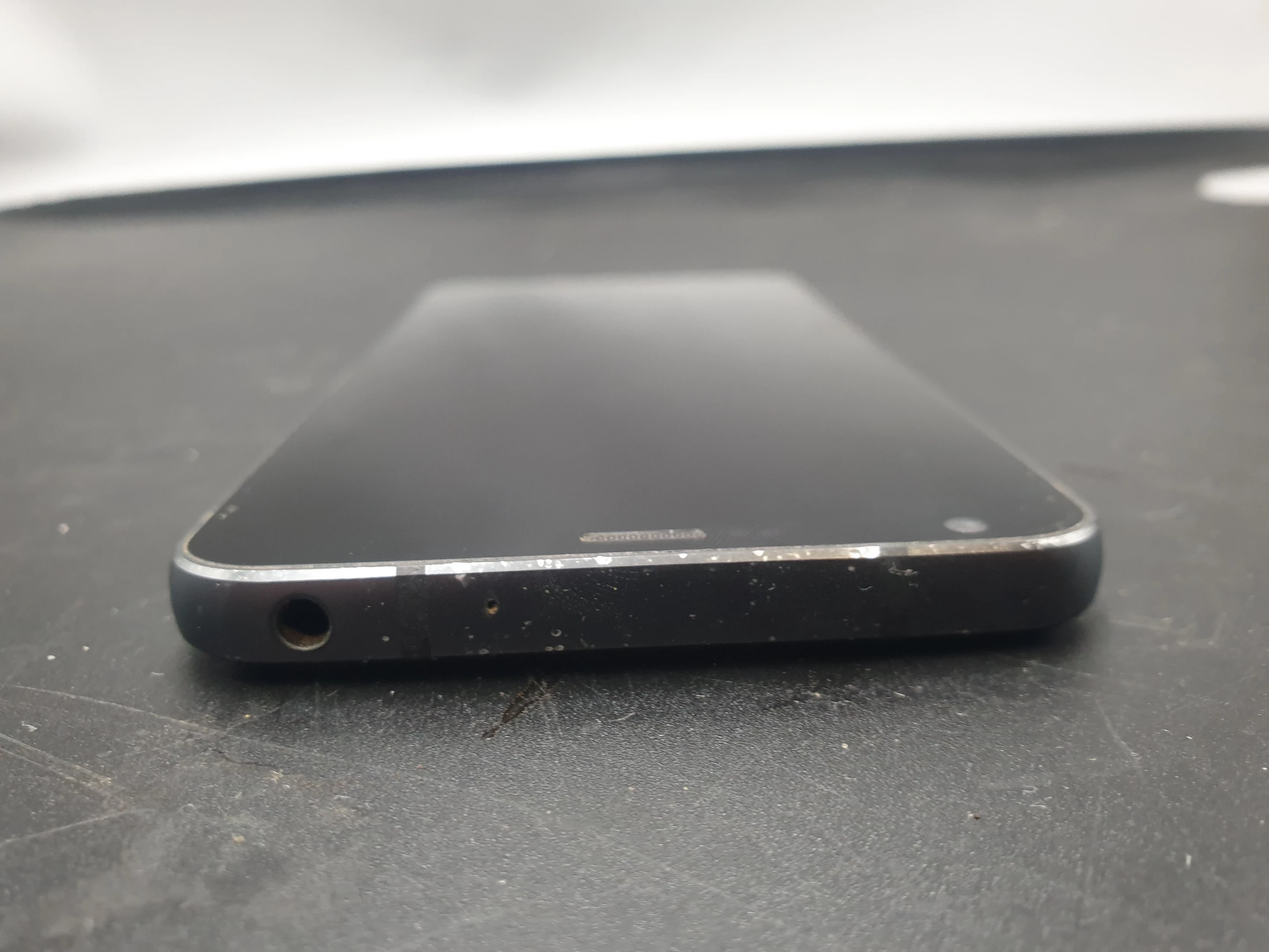 telefon-lg-g6-thinq-stan-11323-2